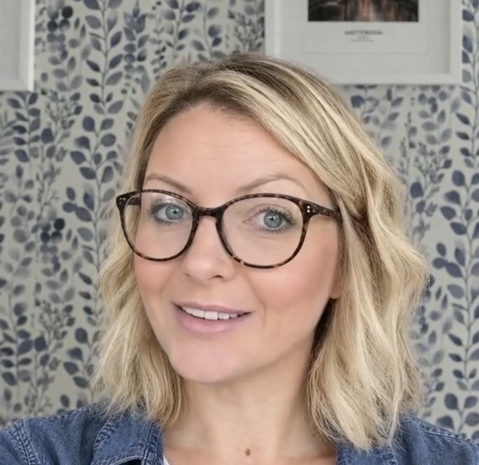 Kelly, the teacher behind LADDER English